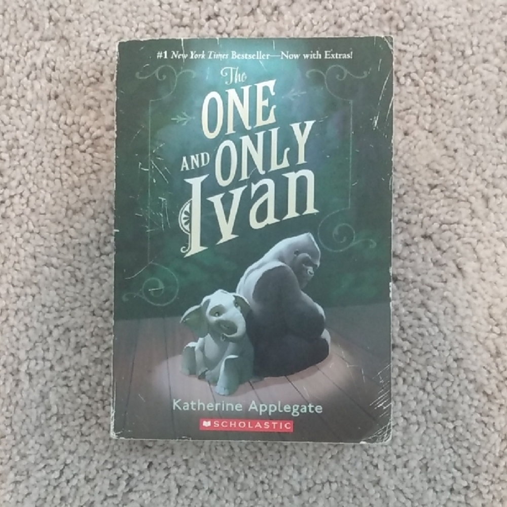 The One and Only Ivan by Katherine Applegate - Green Cover